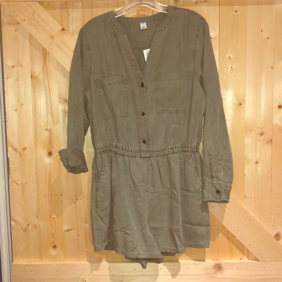 Old Navy short romper, size M - Picture 1 of 3